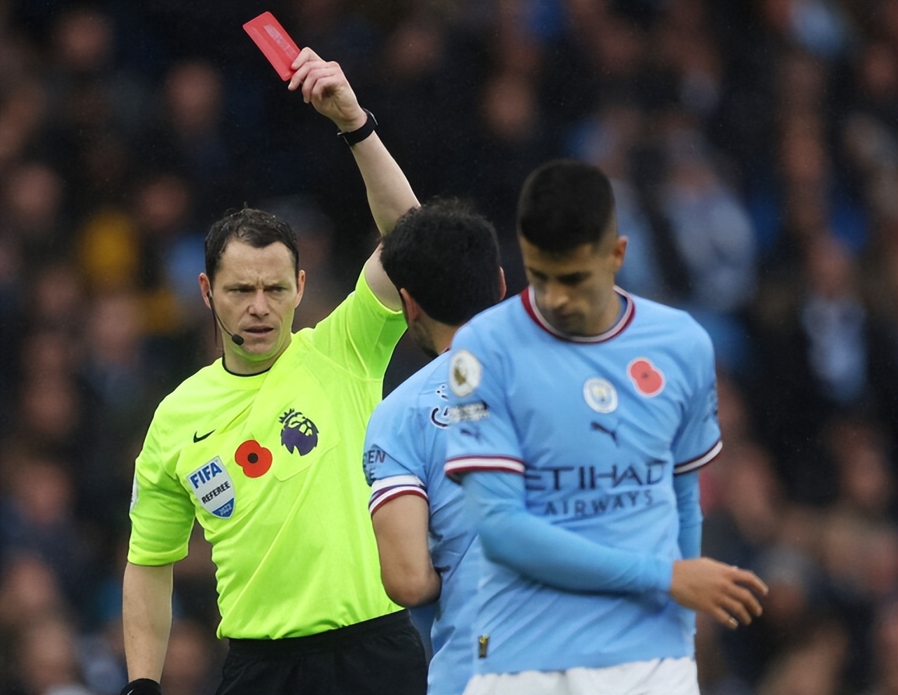 曼城3-1曼联赛后哈兰德,曼城1-1战平埃弗顿哈兰德被犯规