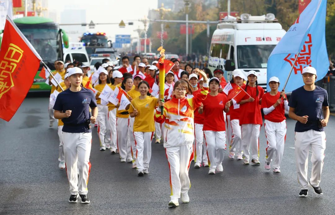 省运会火炬传递府谷站直播,省运会火炬传递