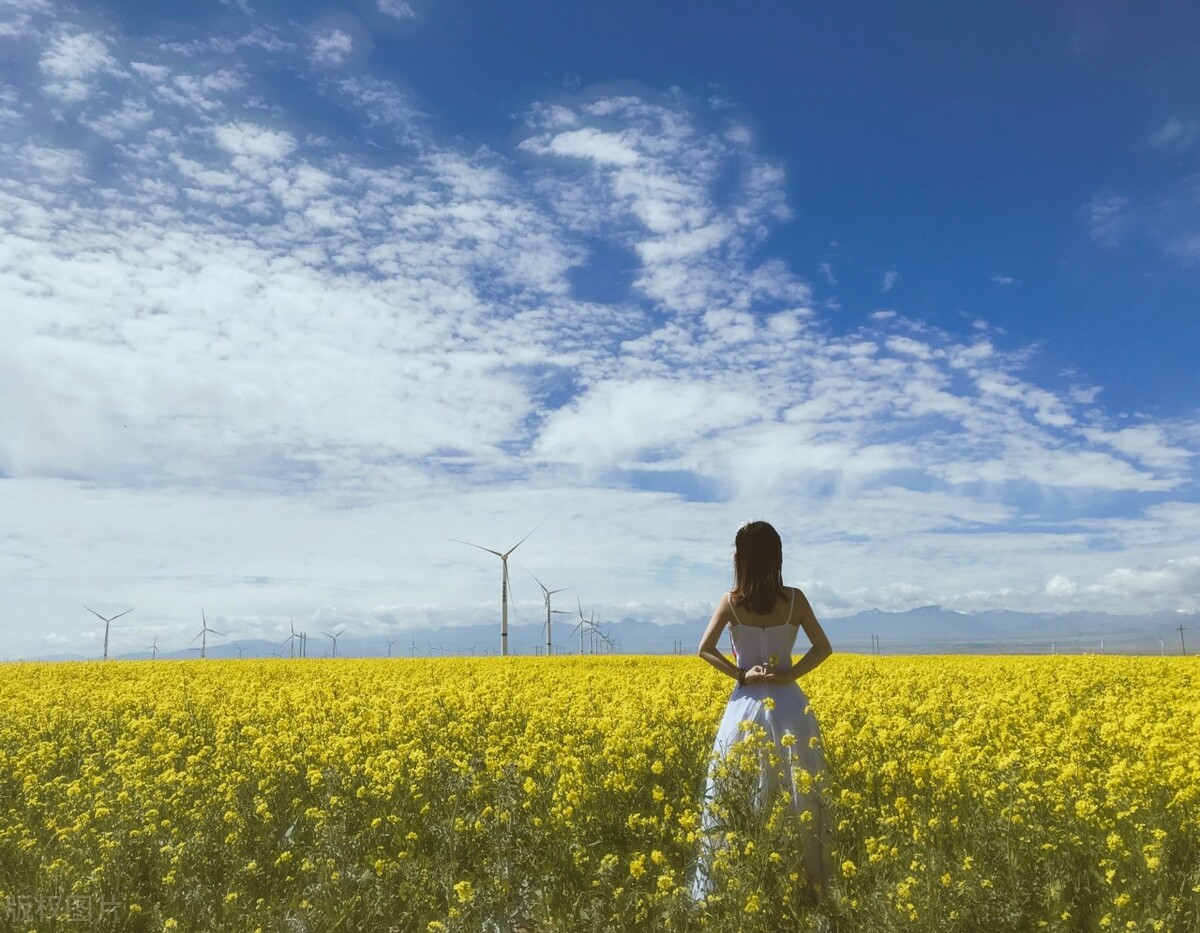 这个戈壁小城为何飞机、高铁、火车这么便捷