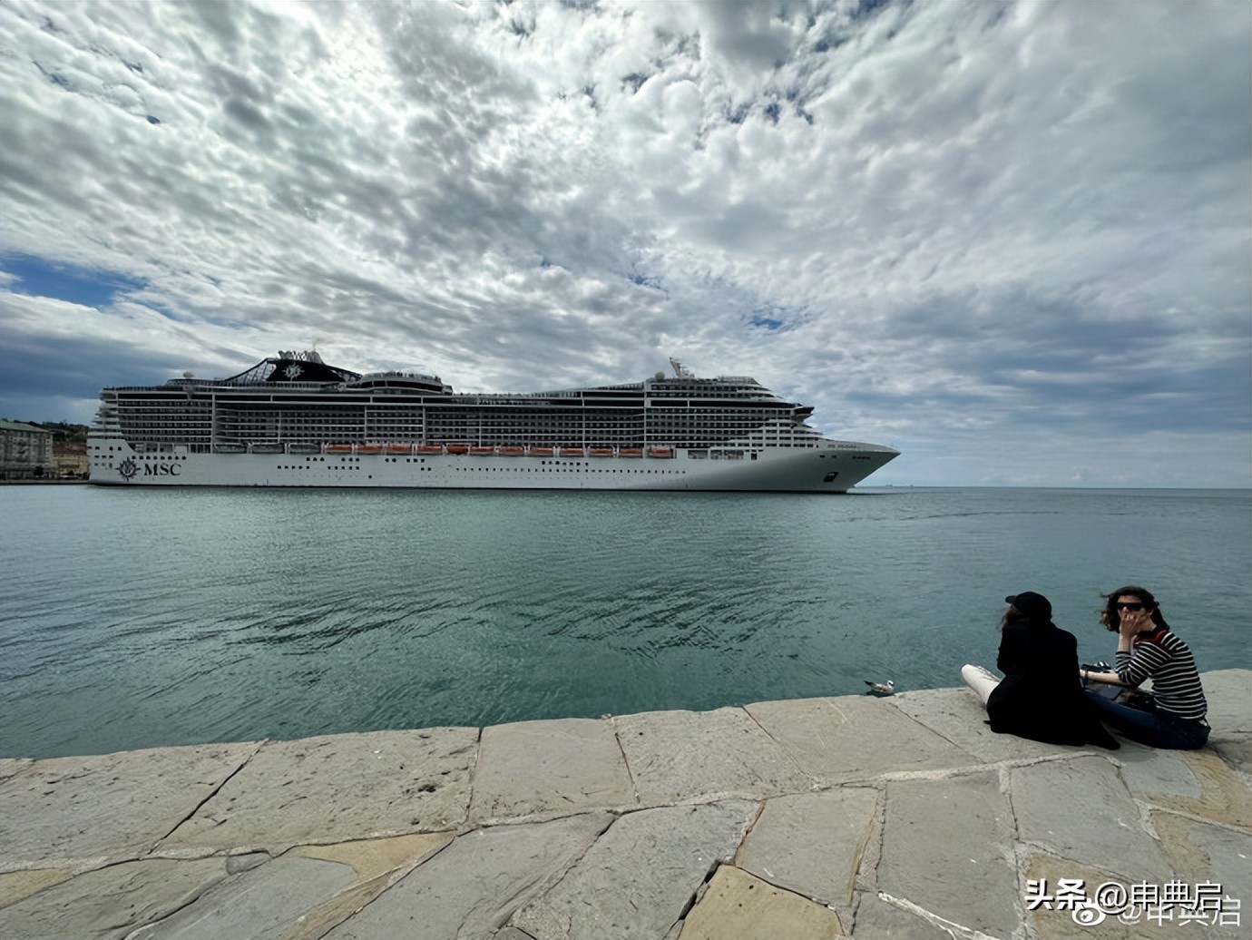 马修养家糊口,马修斯年薪收入
