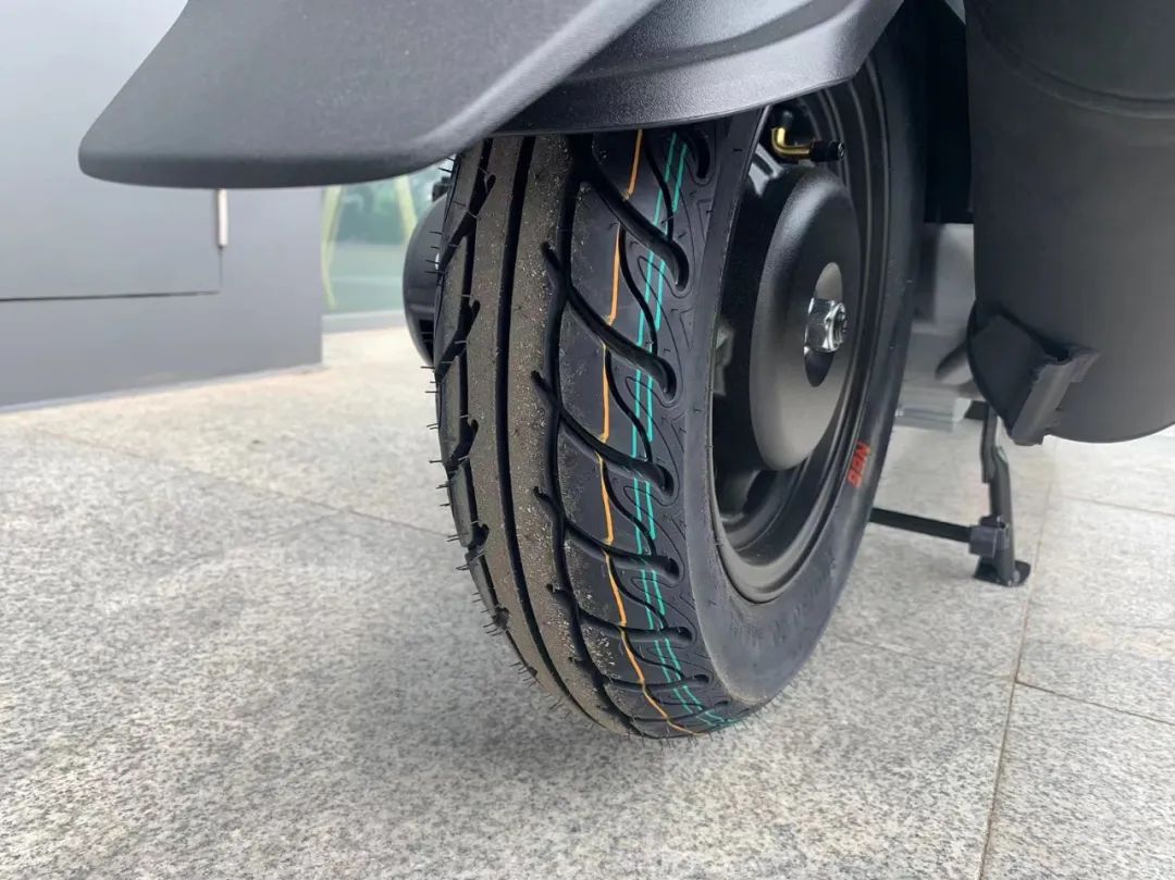 豪爵虎鲨vx125真实测评,豪爵虎鲨vx125和铃木ue125买哪个好