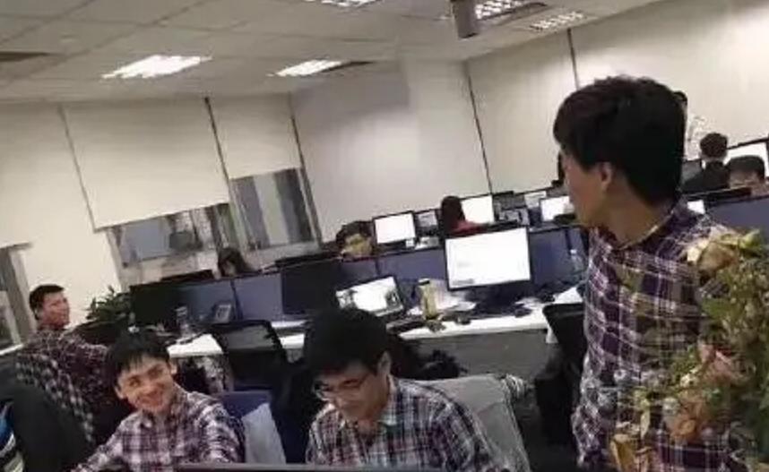 你眼中的程序员是什么形象,你印象中的设计师