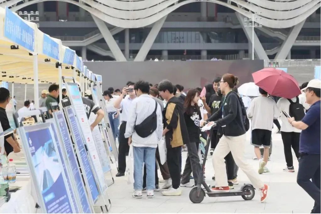 圆满落幕还是完美落幕,足球比赛圆满落幕