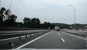 当心“载货”变“载祸”！不懂这是违法载物？那这篇你非看不可了