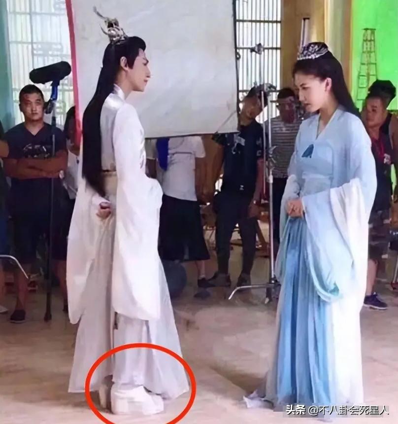 男明星素颜差距有多大张艺兴,张艺兴颜值前后对比