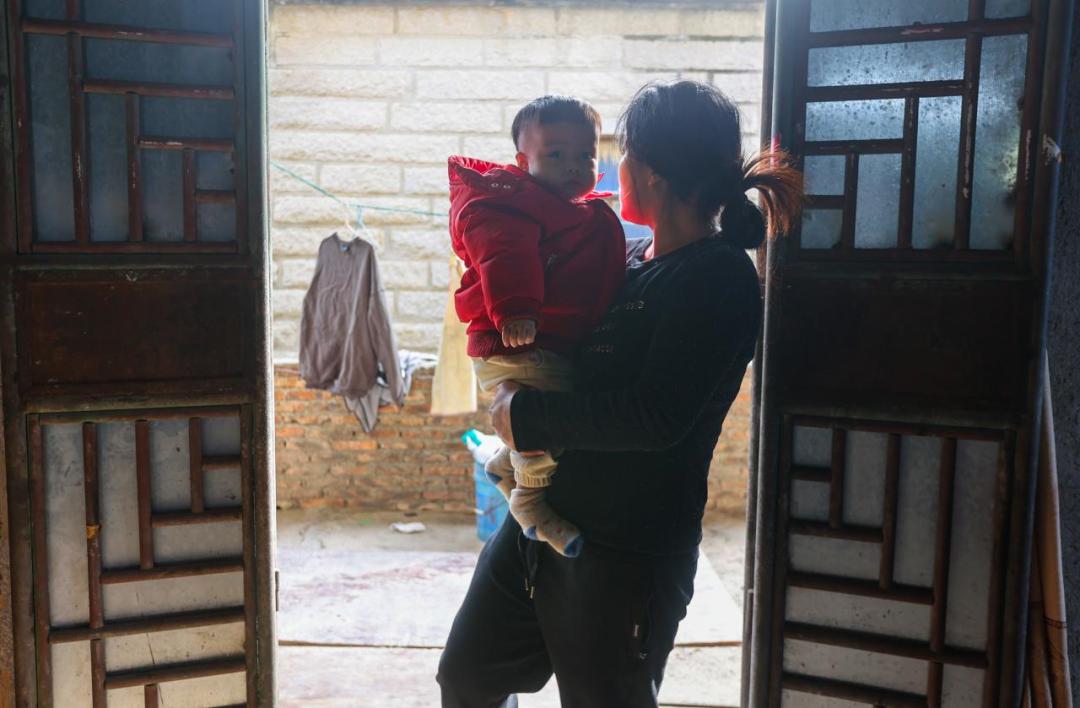 单亲妈妈割肝救儿子,单亲妈妈割肝救子全集