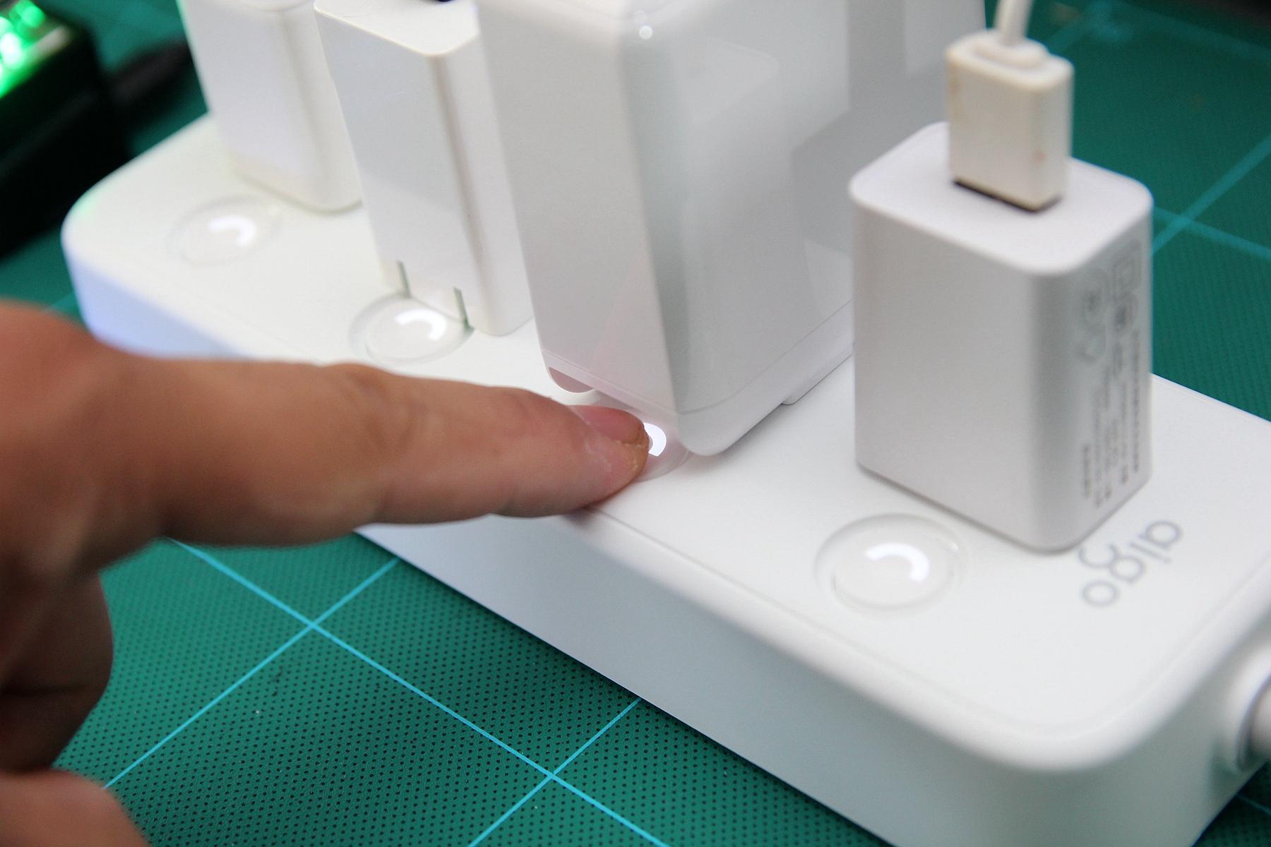 aigo前面板拆解,aigo65w插线板