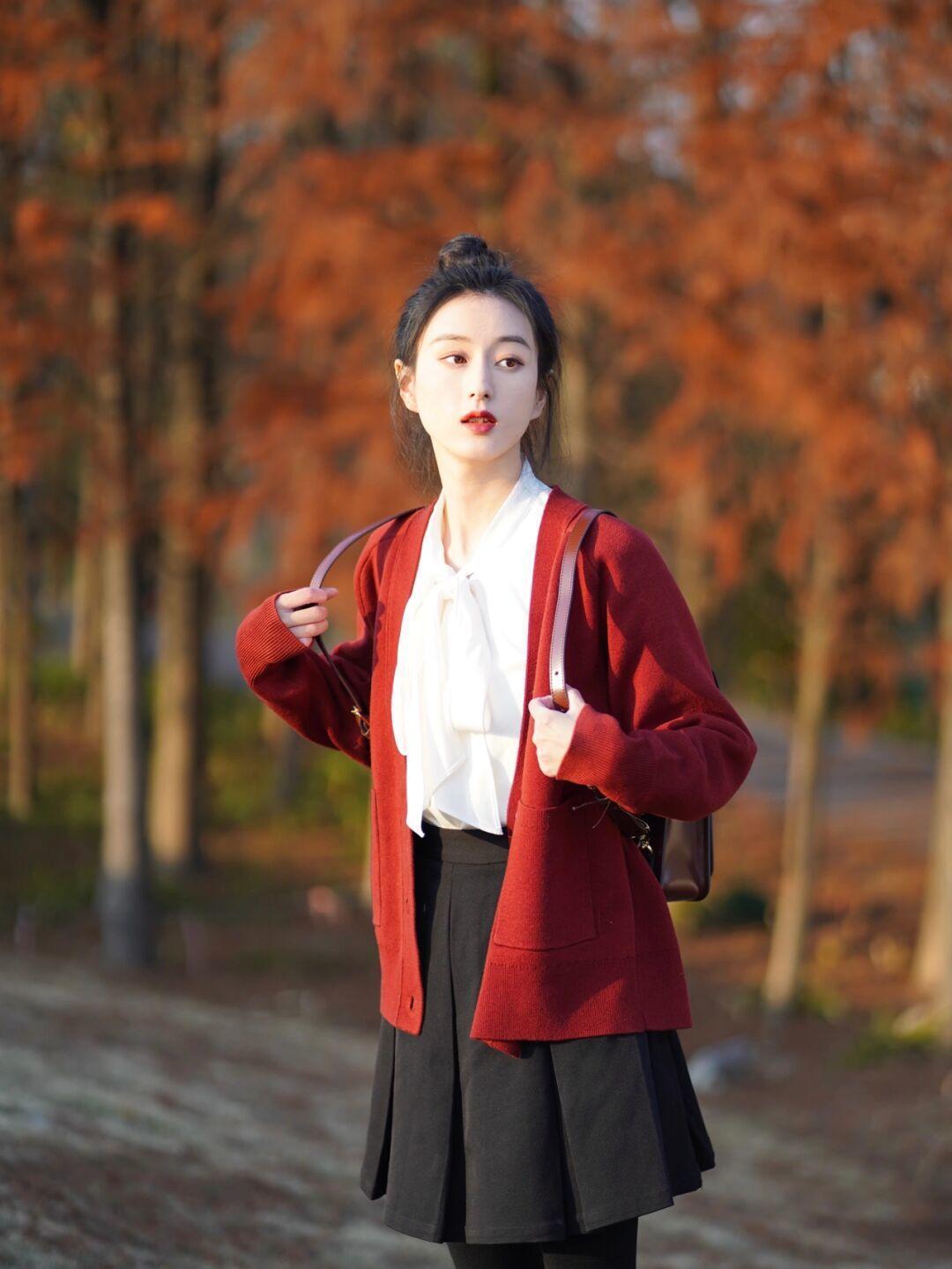 日常穿搭针织开衫,小款毛衣开衫怎么穿搭好看