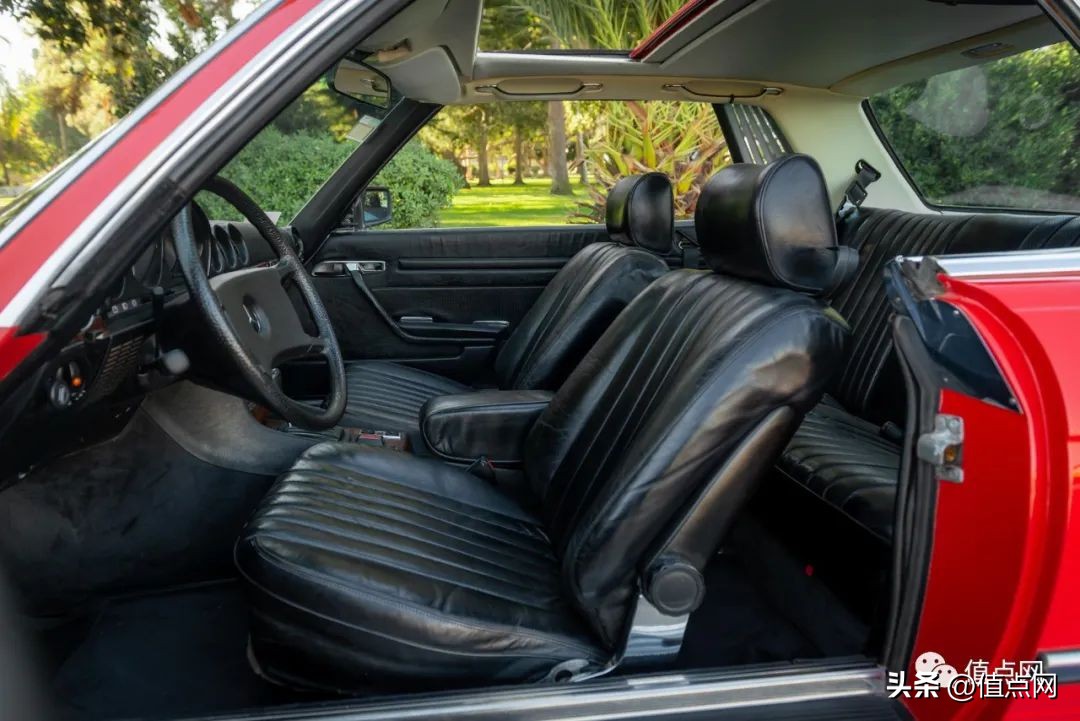 马拉多纳穿过的球鞋拍卖价格,马拉多纳的保时捷