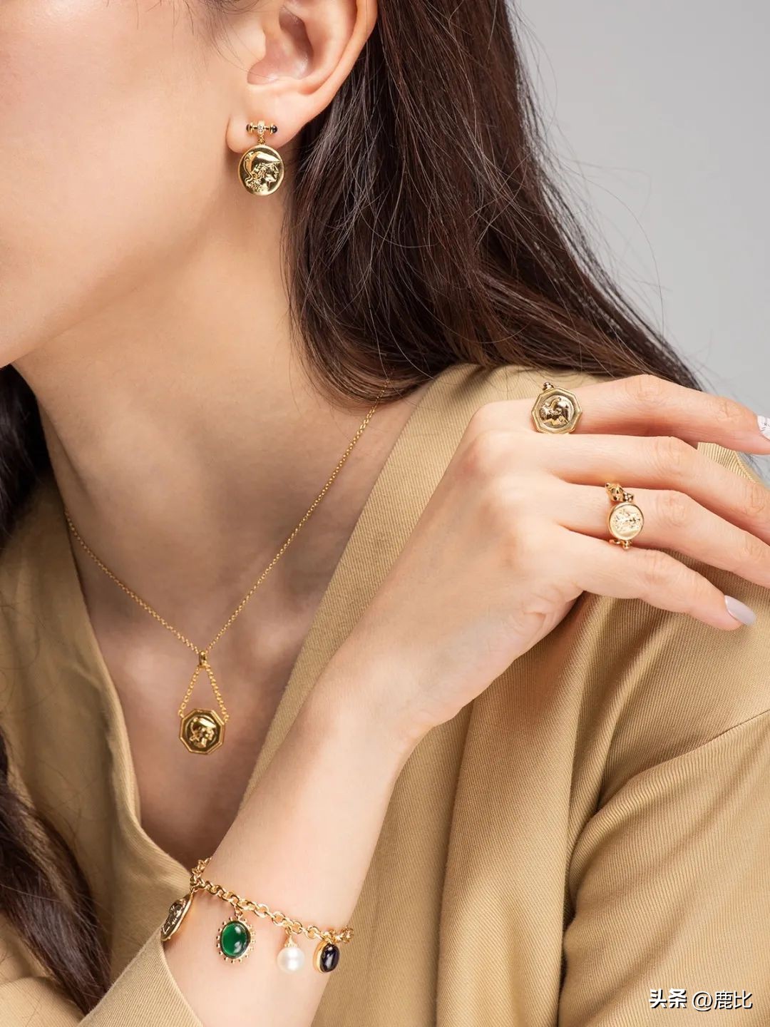 梁友安饰品,梁友安藏东西