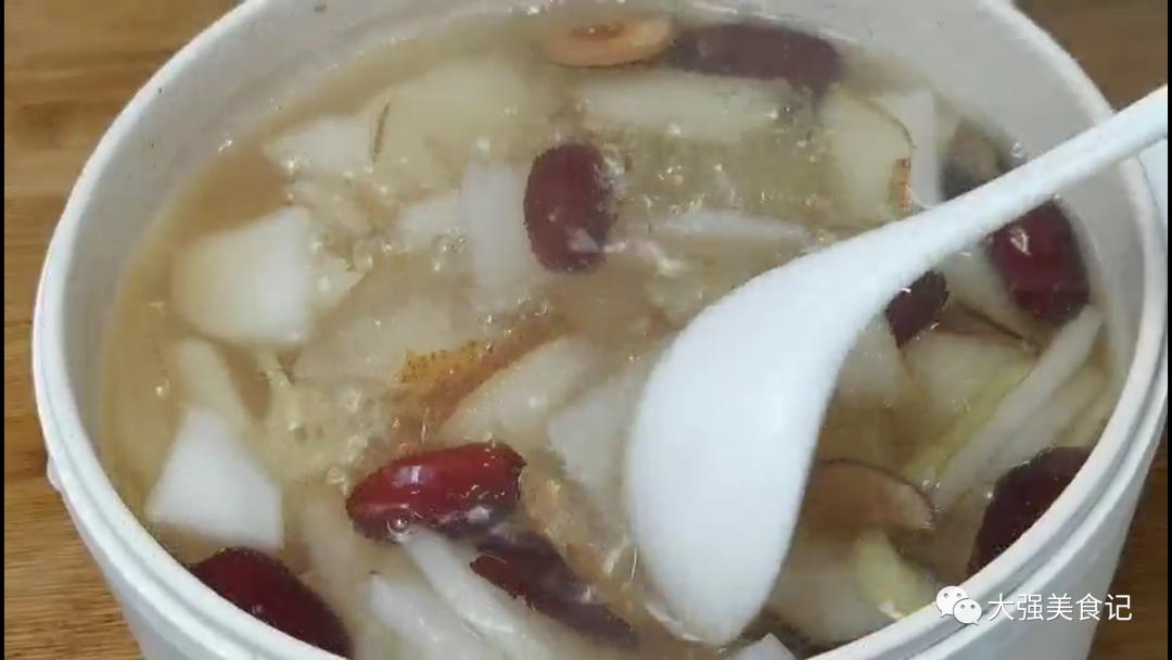 阳了后止咳化痰熬什么汤水,喝什么汤治咳嗽化痰