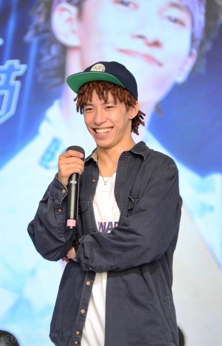 about关于什么,好像在找寻自己的路上越走越远