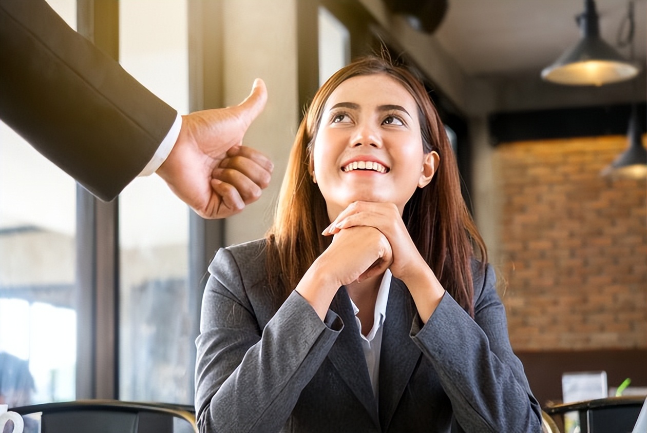 如何委婉的夸人技术好,如何巧妙的夸自己好看
