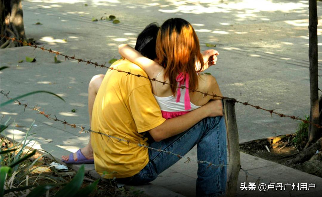 20年拍下150万张“东莞女工”在国外爆火：中国制造，不可思议！