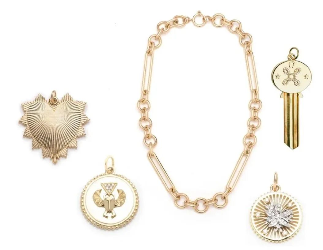 不能少了这件“幸运”珠宝，不但自带“神秘力量”还能时髦到没朋友