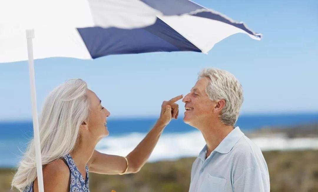 老年斑为什么会越来越大颜色变深,年轻长老年斑的原因以及解决方案