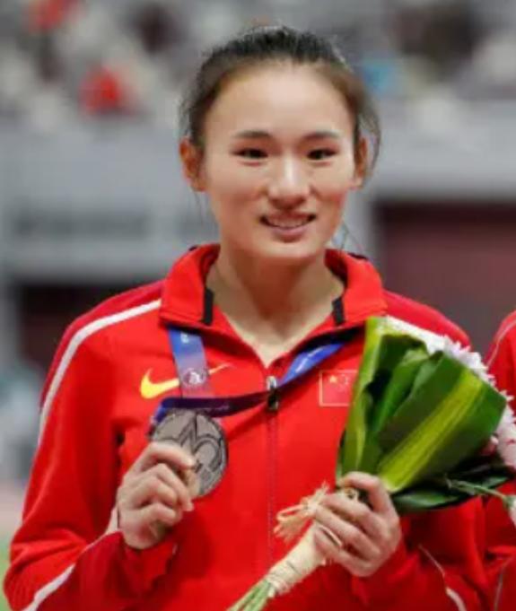 王军霞前夫战宇现状,王军霞前夫