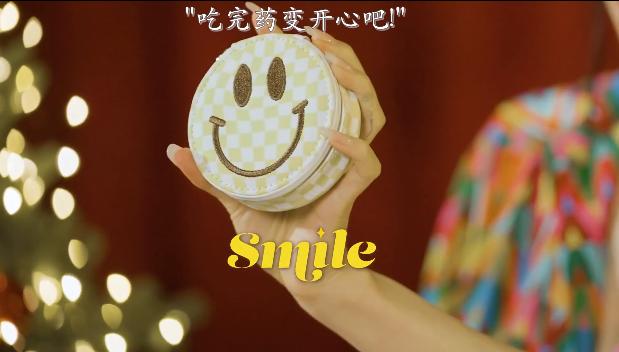 突袭明星翻包,女明星突袭各种现场