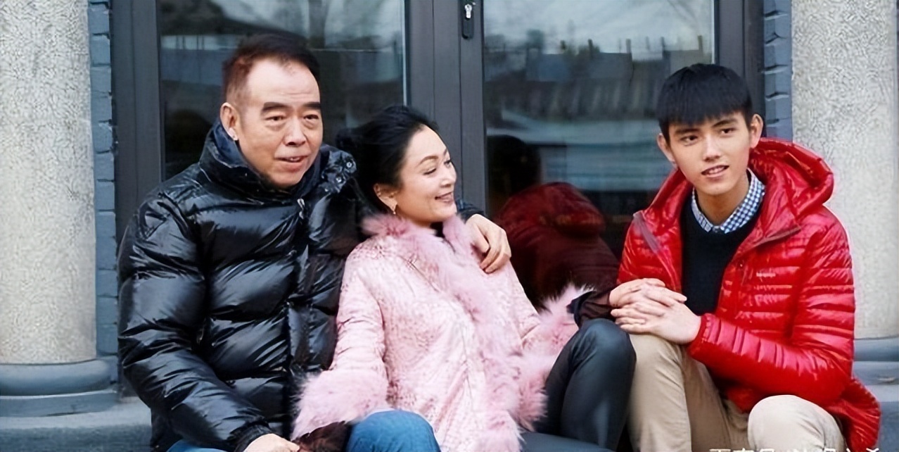 演员王骁与王馥荔,演员王骁是王馥荔的亲生儿子吗