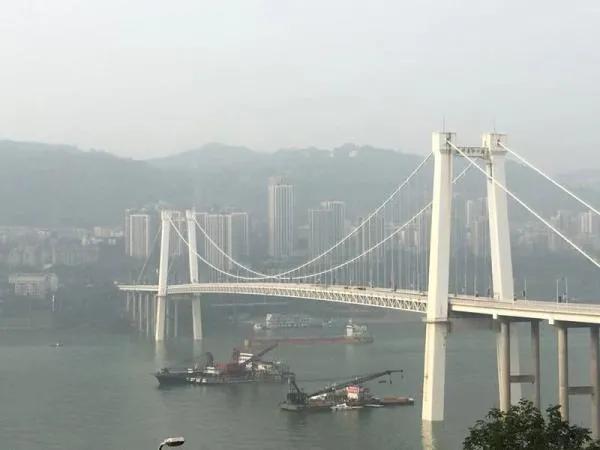 重庆公交车坠江事件发生在哪里,回顾重庆公交车坠江事件
