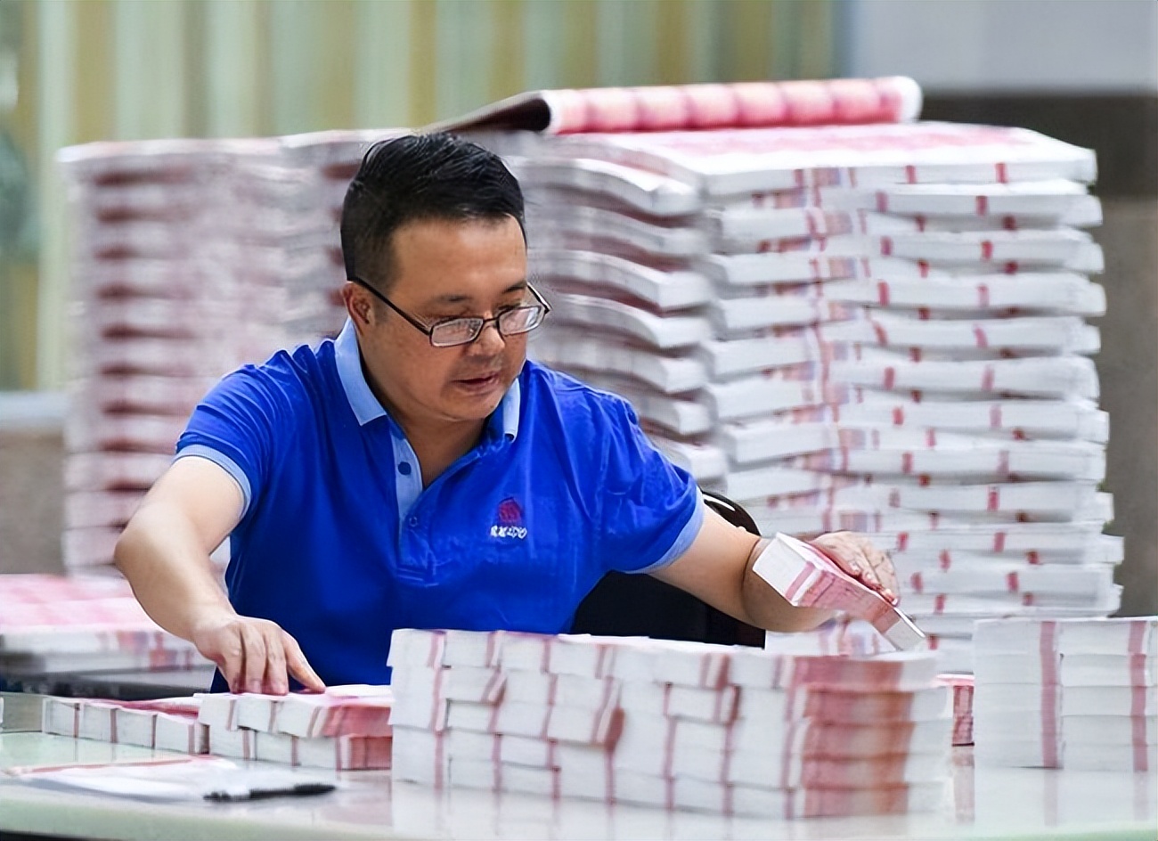 人民币是劳改犯印地？隐藏在人民币背后的超级国企，你了解多少？