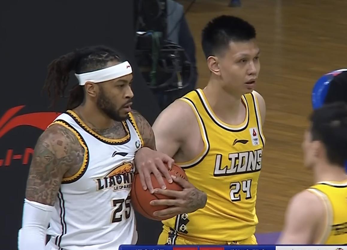 赵继伟辽篮对话视频,辽宁男篮赵继伟张镇麟连线