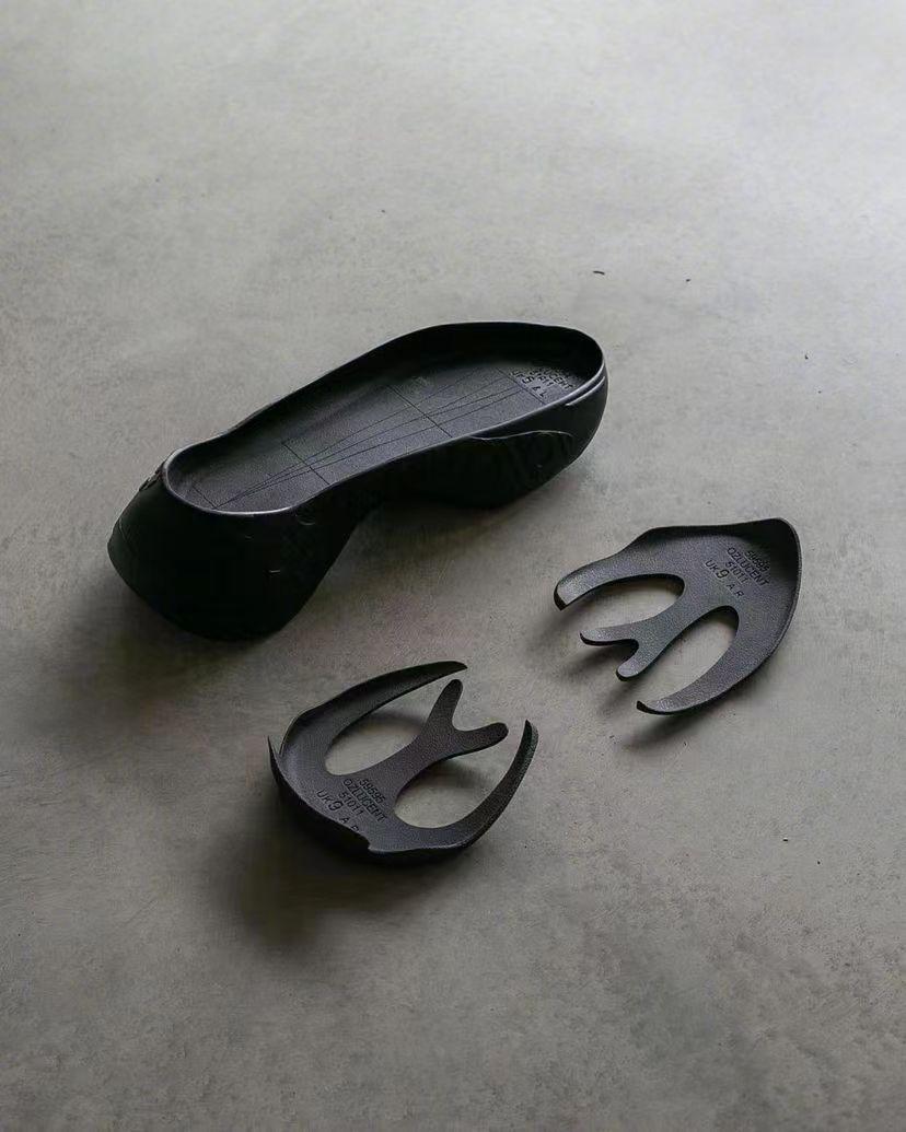 阿迪黑白水母鞋,阿迪达斯夜光水母