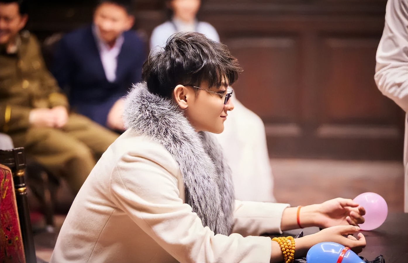 归国四子鹿晗关晓彤,鹿晗带关晓彤录五哈是哪一期