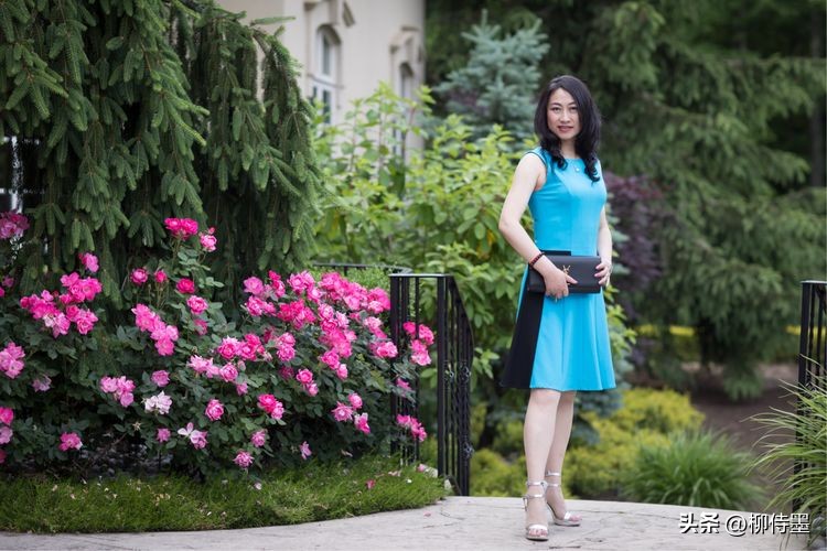 拍照时显瘦的最佳姿势,教你九个超实用的拍照显瘦的技巧