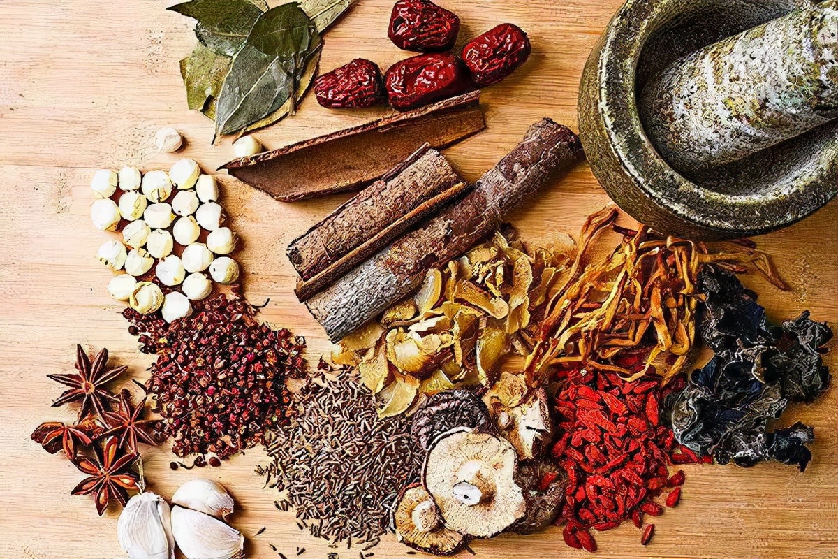 乳腺癌患者也可以服用中药,增强免疫力,减轻化疗对身体伤害