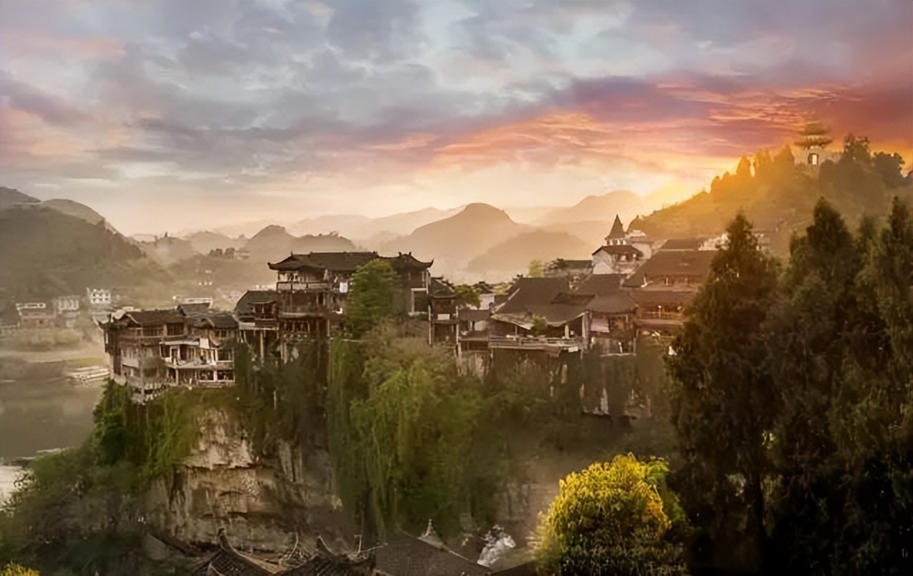 世界上最著名的十大古镇,云南著名古镇景点排名