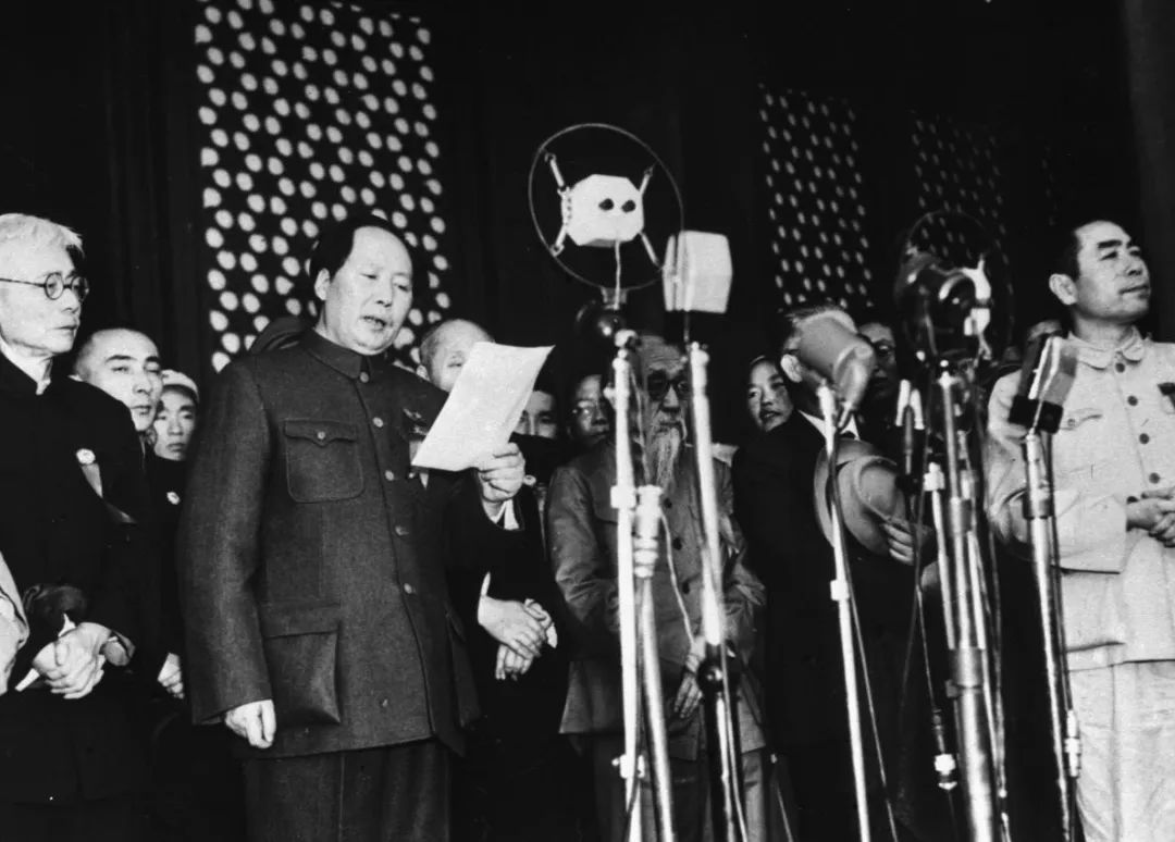 我们国家的国歌是谁编写的,国徽国旗的设计者