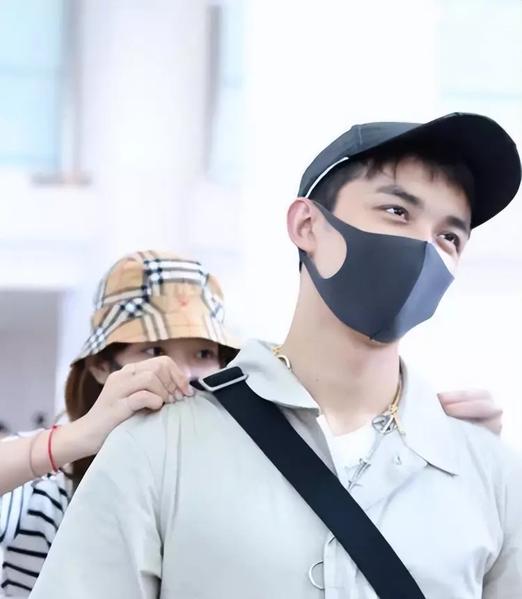 吴磊为谭松韵化解尴尬,吴磊为谭松韵说话