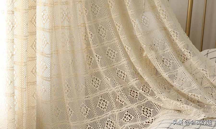 如何选便宜美观实用的窗帘,店铺一般装什么窗帘好看