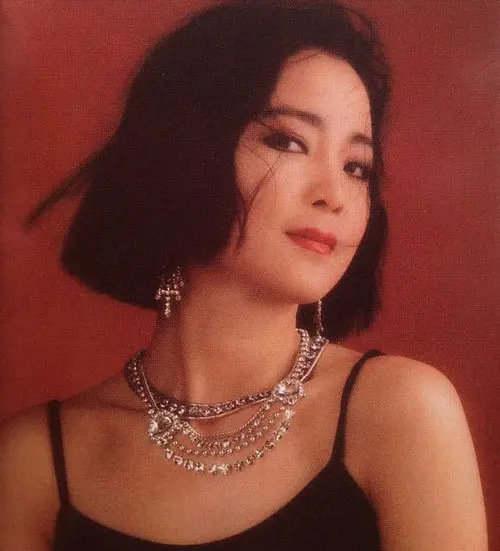 圆脸女明星变美思路,圆脸塌鼻女生变美技巧