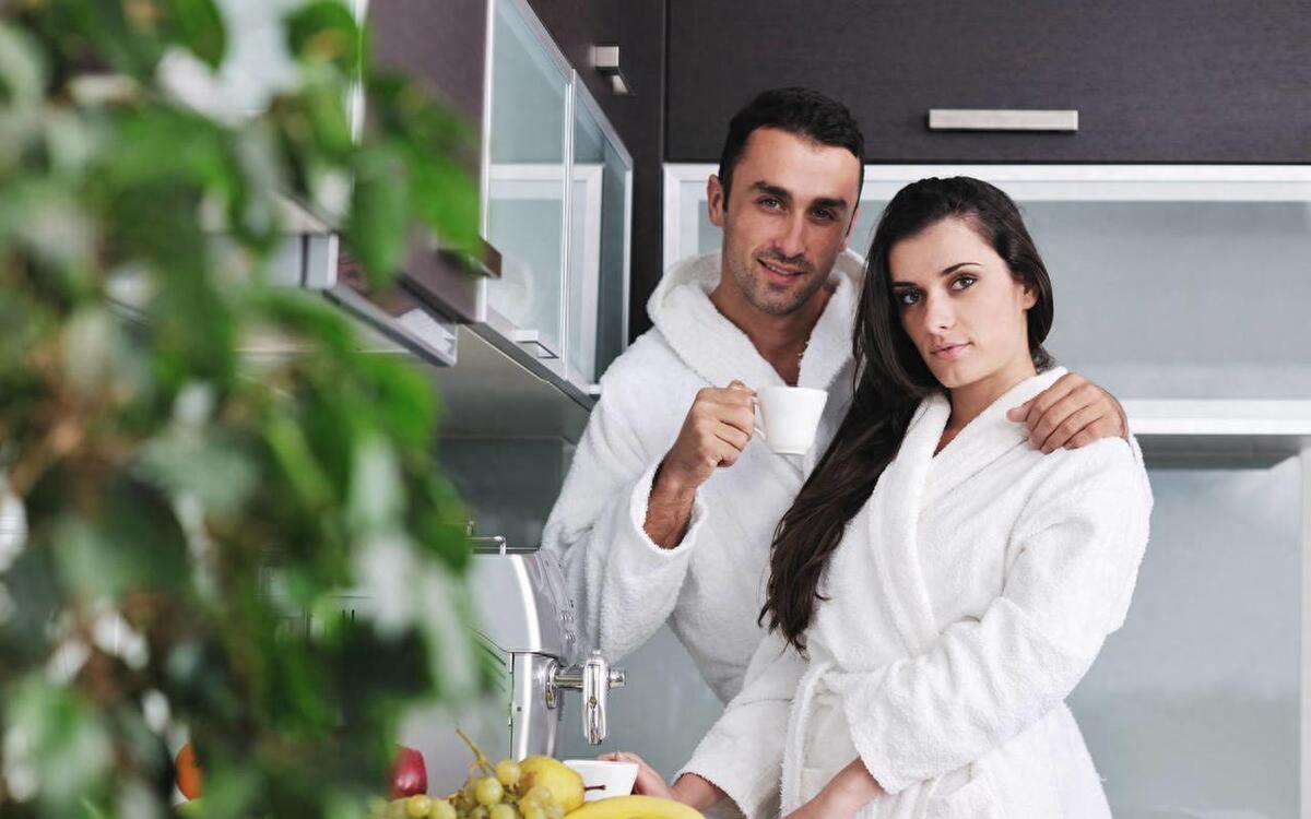 白衣变黄怎么去掉小窍门,白衣泛黄只需要一招就可以解决