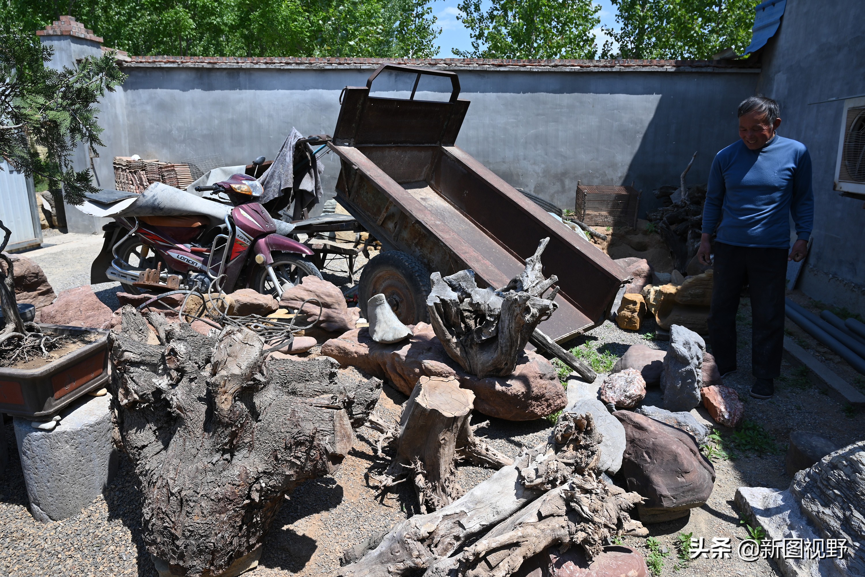 60岁大爷做什么生意好呢,66岁大爷摆摊生意