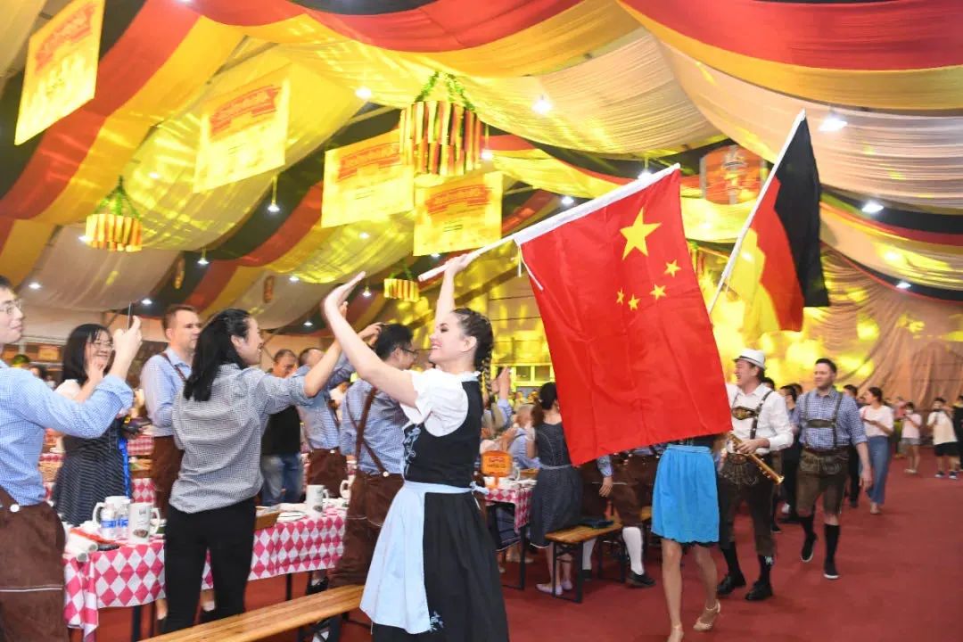 高新区转型发展迈出新步伐,迈上新台阶实现新跨越向纵深发展