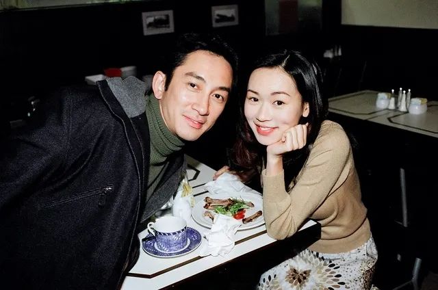 过气港姐冠军为赚钱“收费陪聊”?网友帮其说话:路人缘这么好?