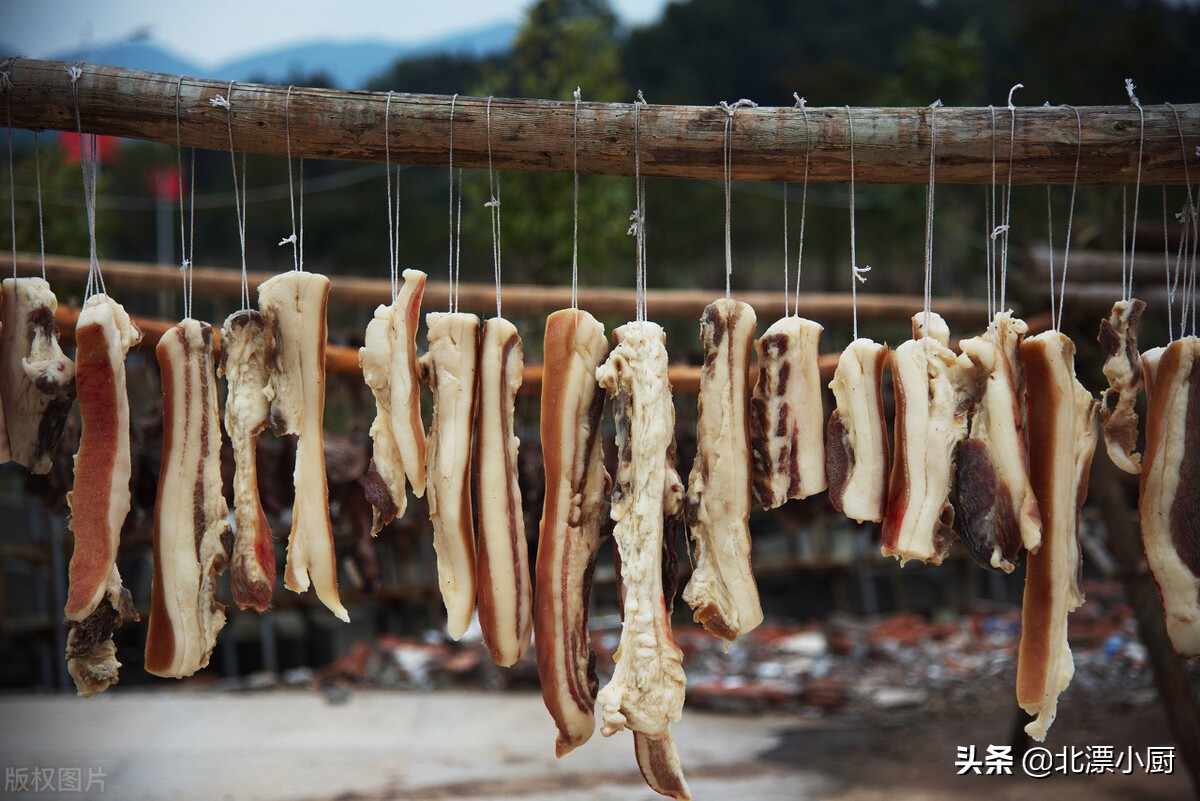 腌腊肉最好的放盐比例,腌腊肉时记住这个放盐比例