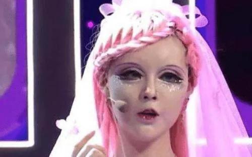 中国第一位真人版芭比娃娃,芭比娃娃的真正原型是谁