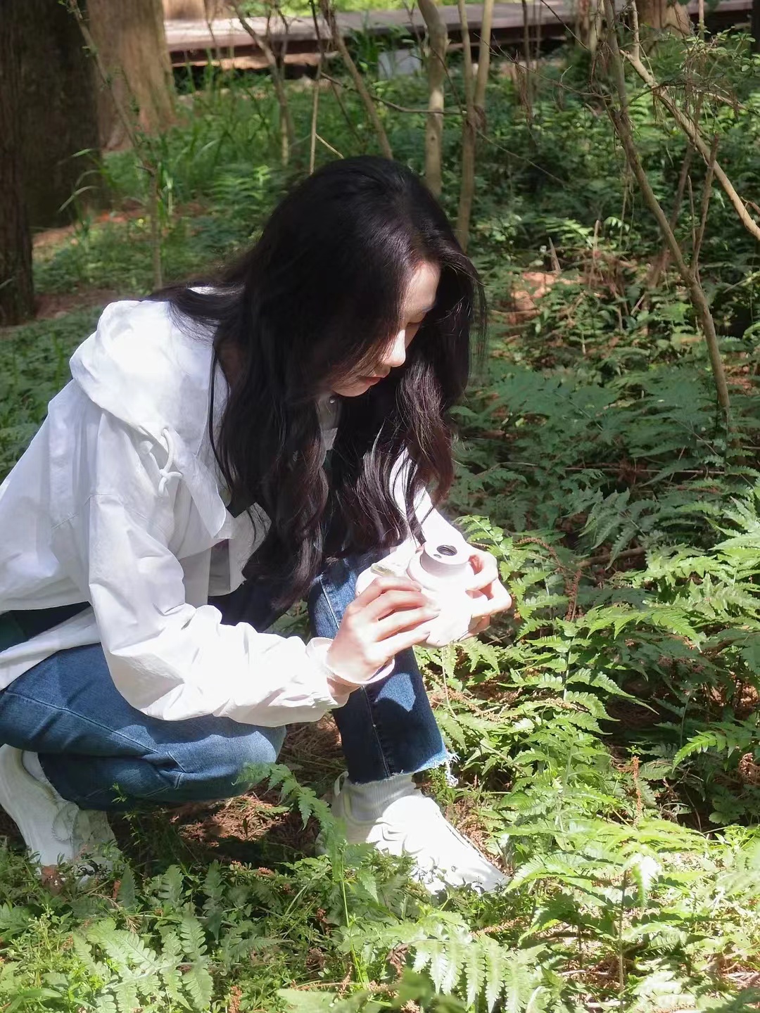 刘诗诗再战时装周早春写真惊艳,刘诗诗一袭粉裙优雅精致