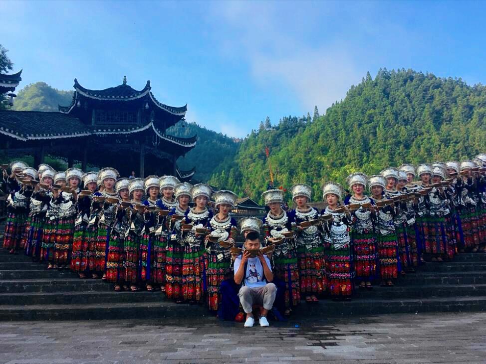 贵州千户苗寨高山流水敬酒方式,贵州的高山流水敬酒视频