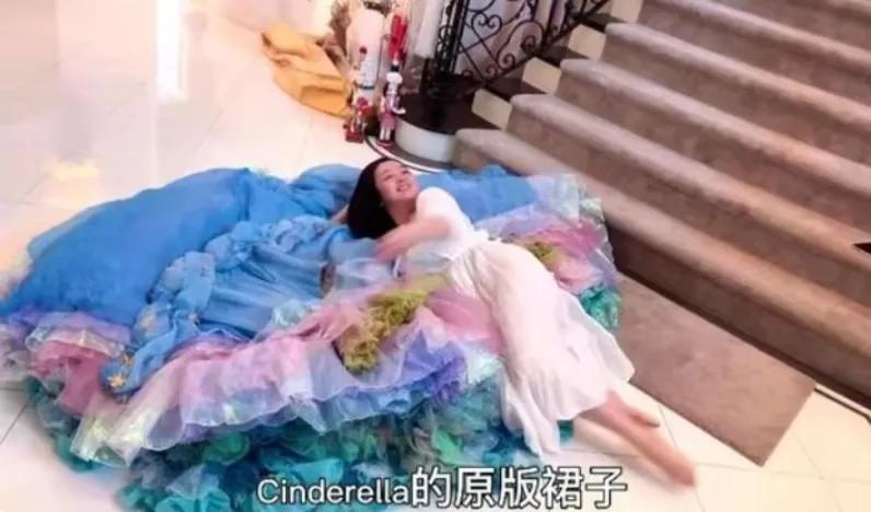 网红圈五大隐藏富豪：*冰白**坐拥上海豪宅，王红权贵翡翠堆满屋？