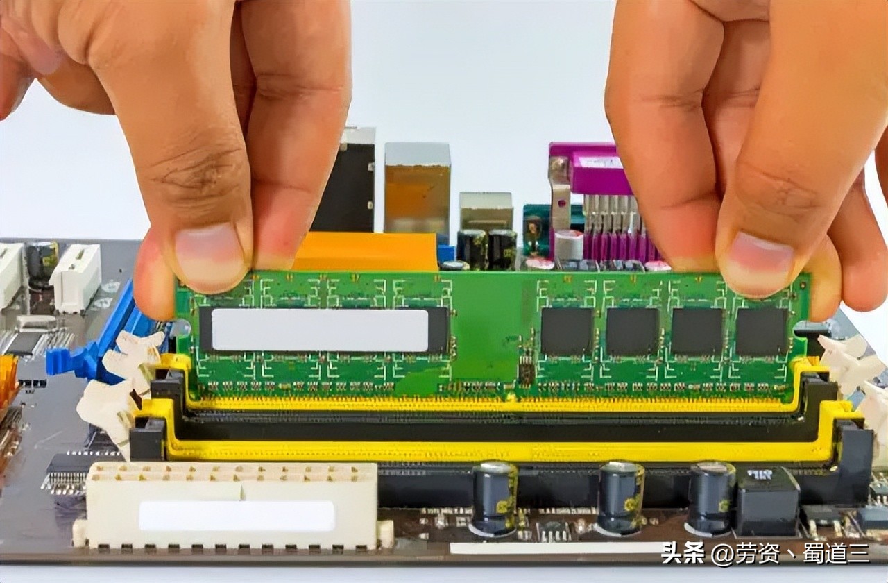 电脑内存8gb是什么意思,笔记本电脑内存容量8gb够用吗