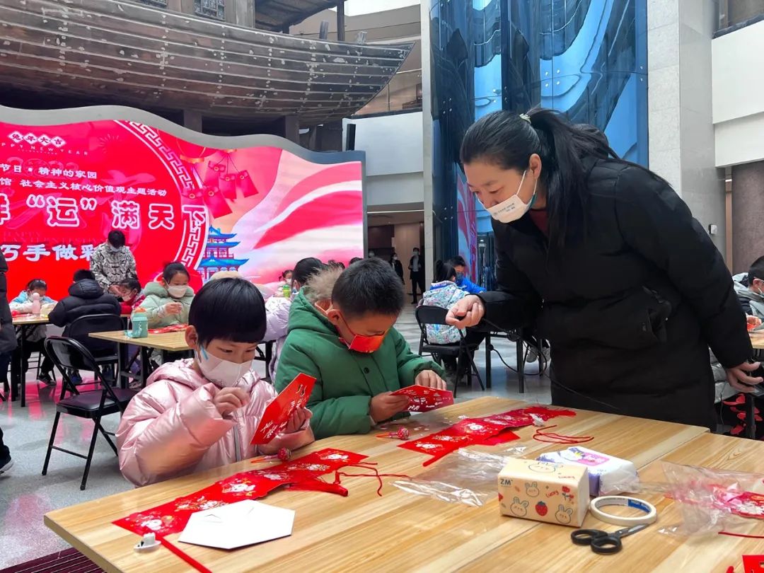 关于元宵节的手工彩灯,做彩灯闹元宵简单的图片