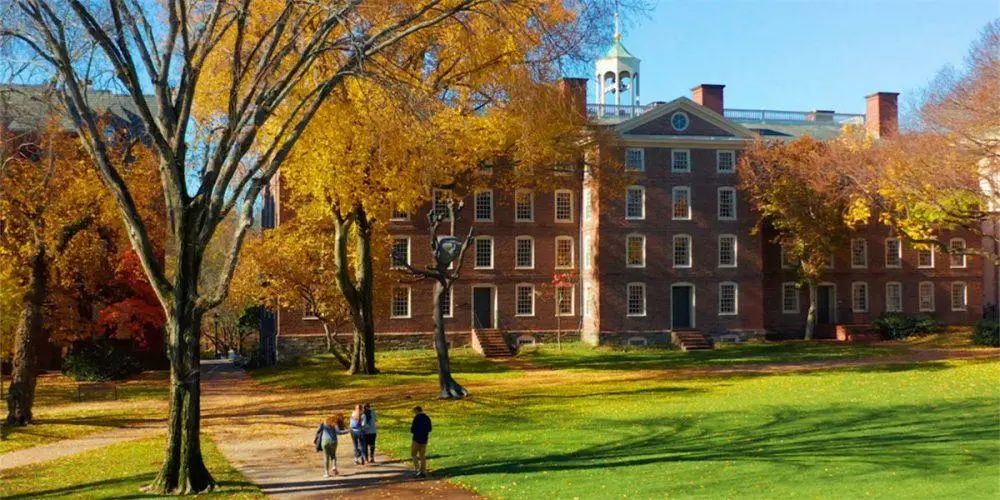 需要托福105分！布朗大学提高门槛，留学越来越卷了？