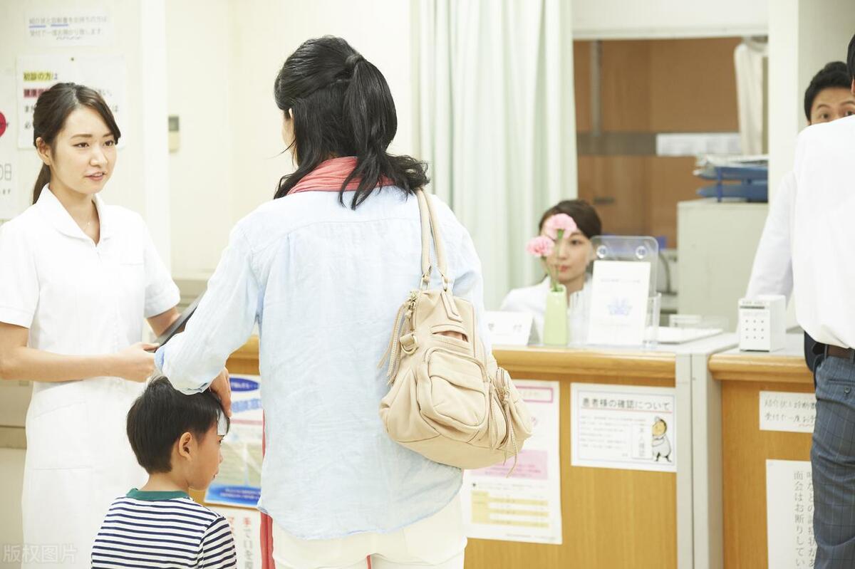 一位70岁大爷取出个肾结石,79岁老人肾囊肿