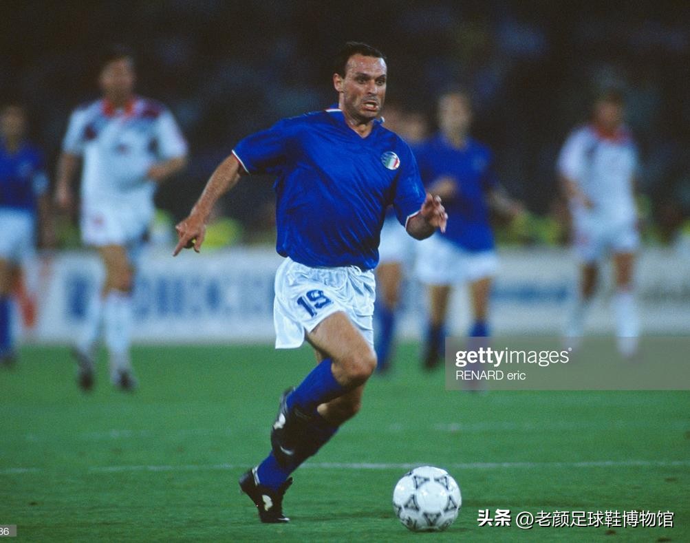 中国球迷不认识的球鞋，保加利亚球王代言，昙花二现的世界杯金靴