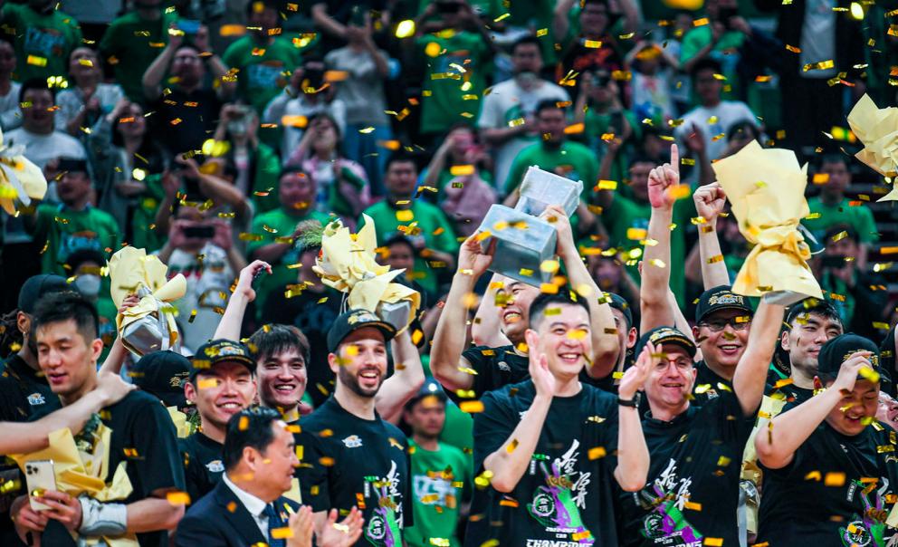 曝杨鸣将回归辽宁男篮,杨鸣称不排除回到辽篮